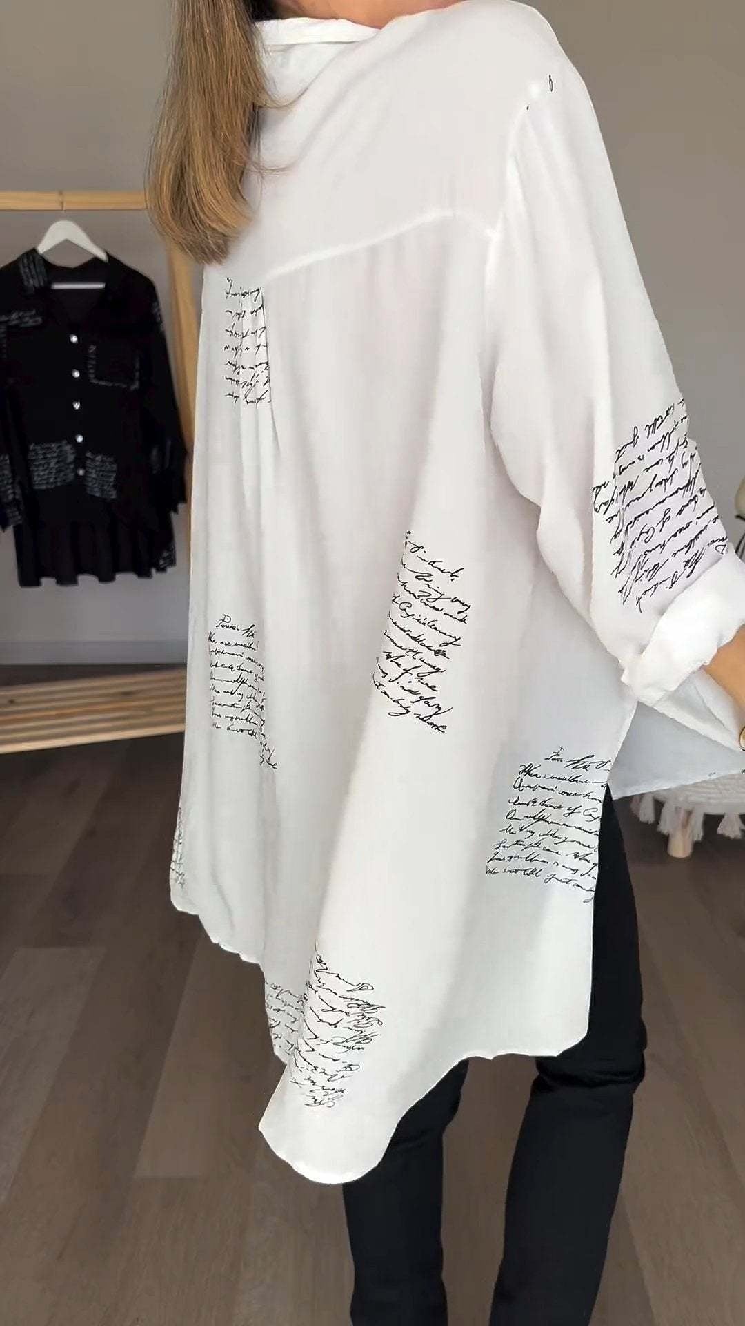 Chemise Femme | Imprimé Écriture | Fluide & Élégante