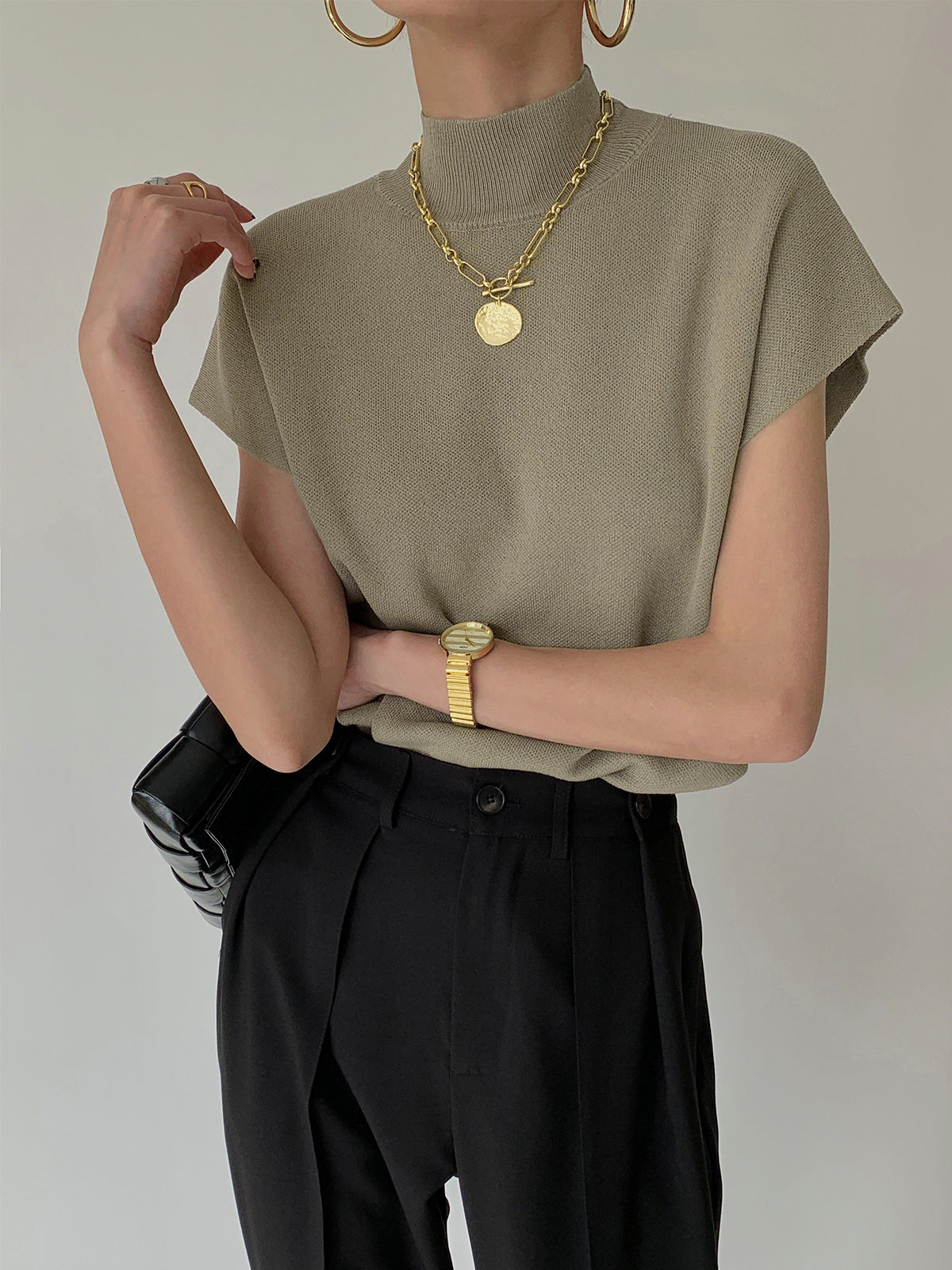 Top Col Montant | Sans Manches | Minimaliste Chic