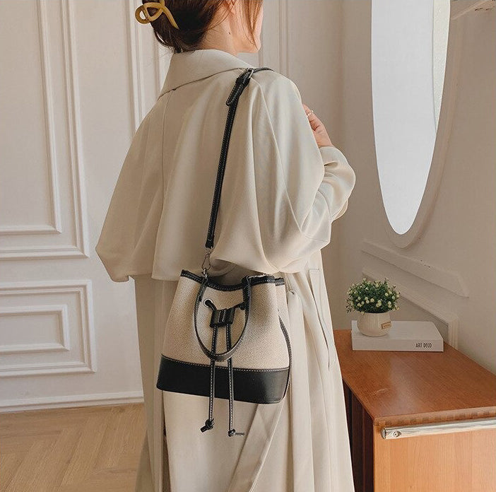 Sac Seau Bicolore | Élégance Décontractée | Toile & Simili Cuir