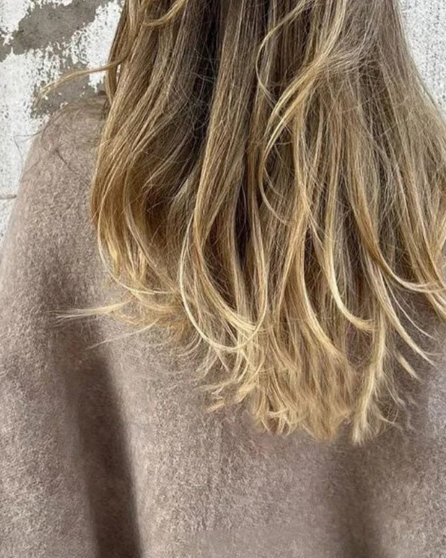 Solène | Manteau Court Élégant pour Femme à Manches Évasées