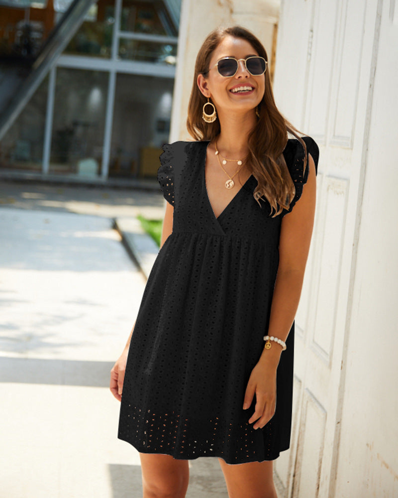 Robe Courte Brodée | Fraîcheur Romantique et Légèreté