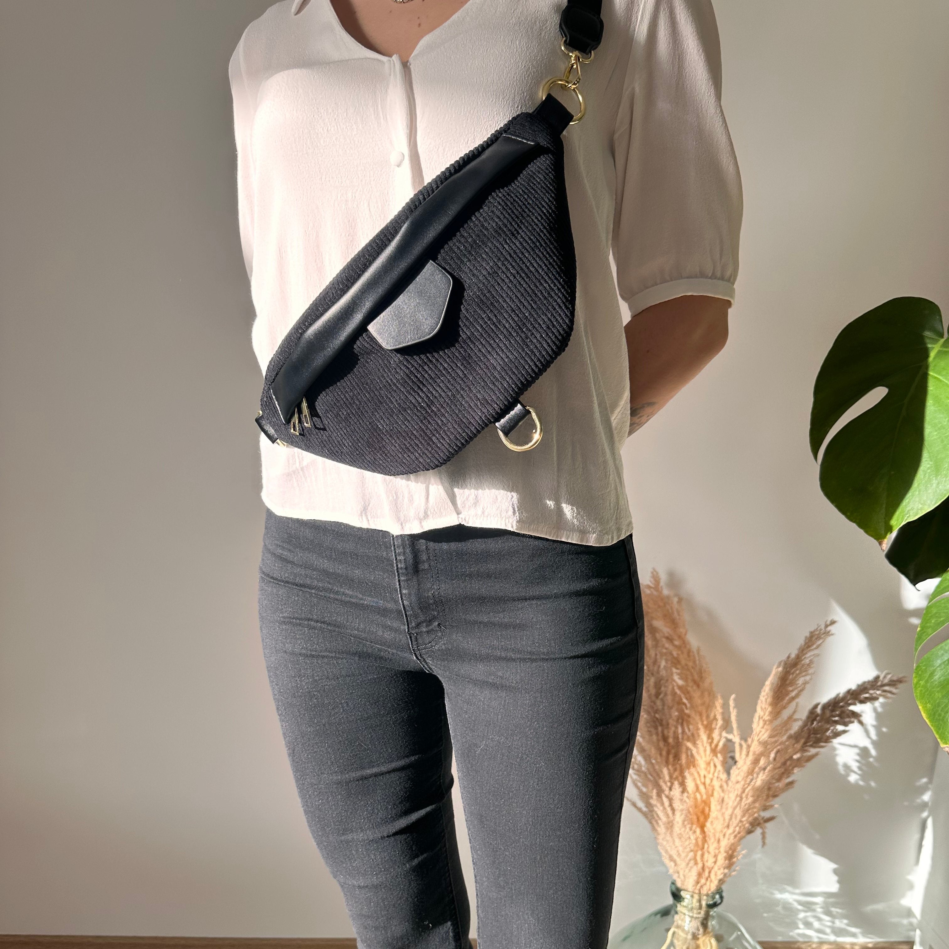 Banane Velours Côtelé | Chic & Pratique | Bandoulière Ajustable
