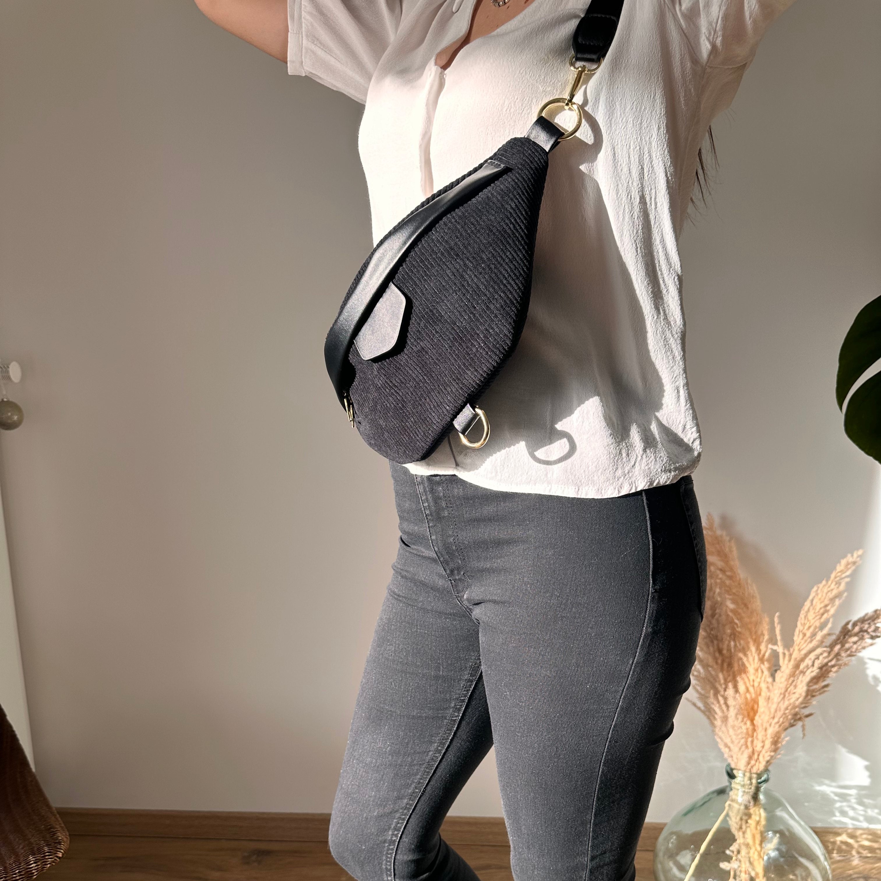 Banane Velours Côtelé | Chic & Pratique | Bandoulière Ajustable