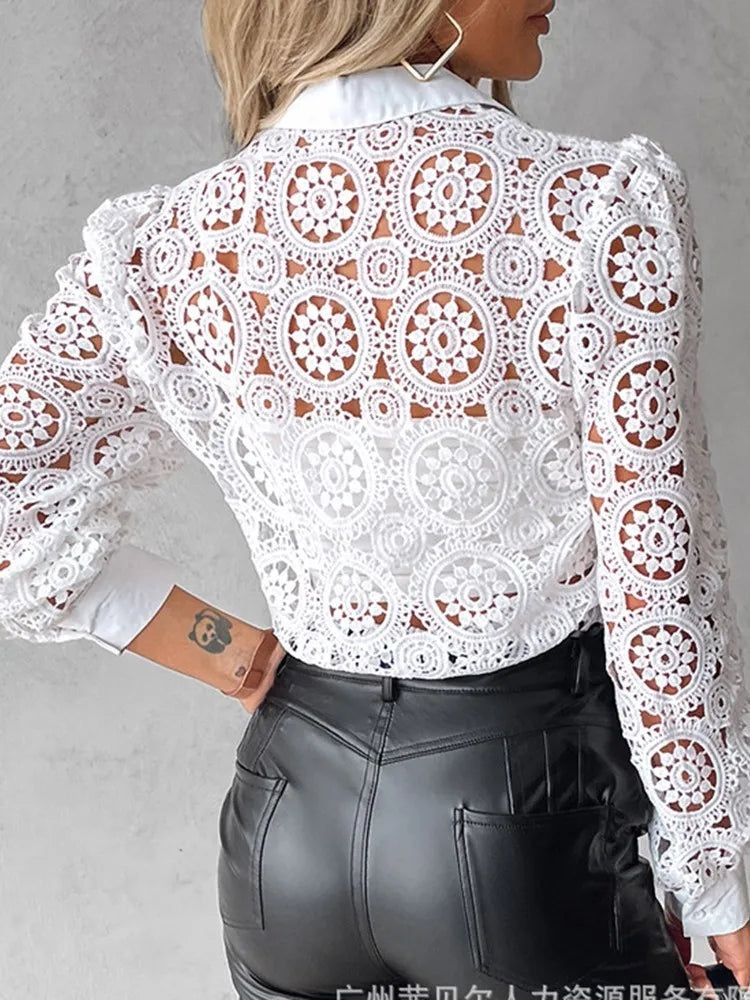 Blouse en Dentelle Brodée | Élégance Structurée et Moderne