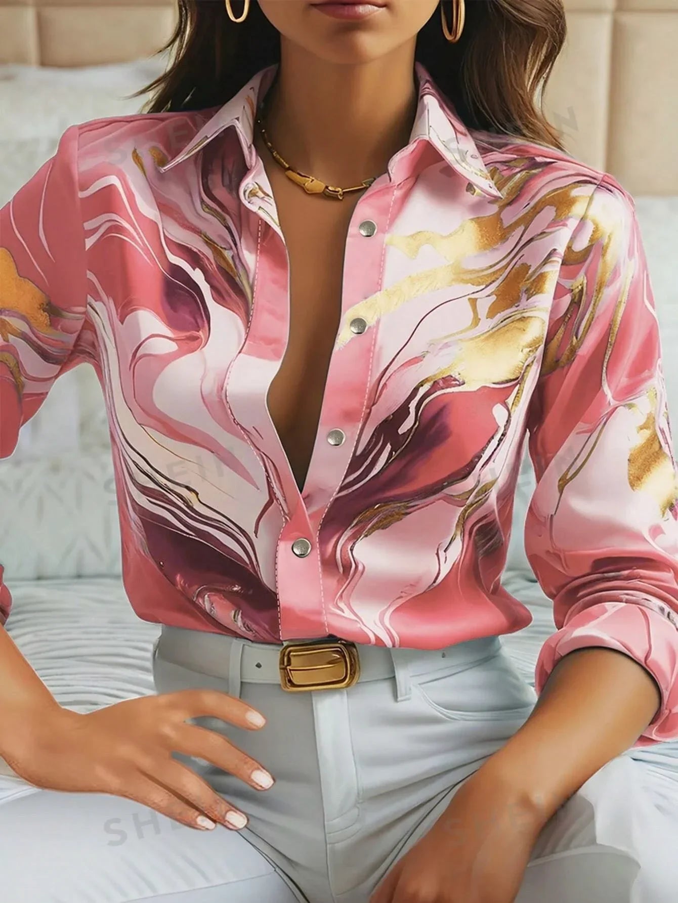 Chemise Satinée Imprimé Marbré | Élégante et Audacieuse