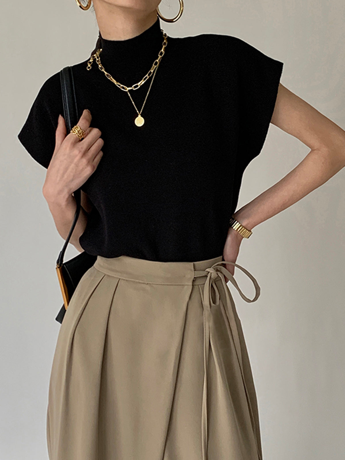 Top Col Montant | Sans Manches | Minimaliste Chic