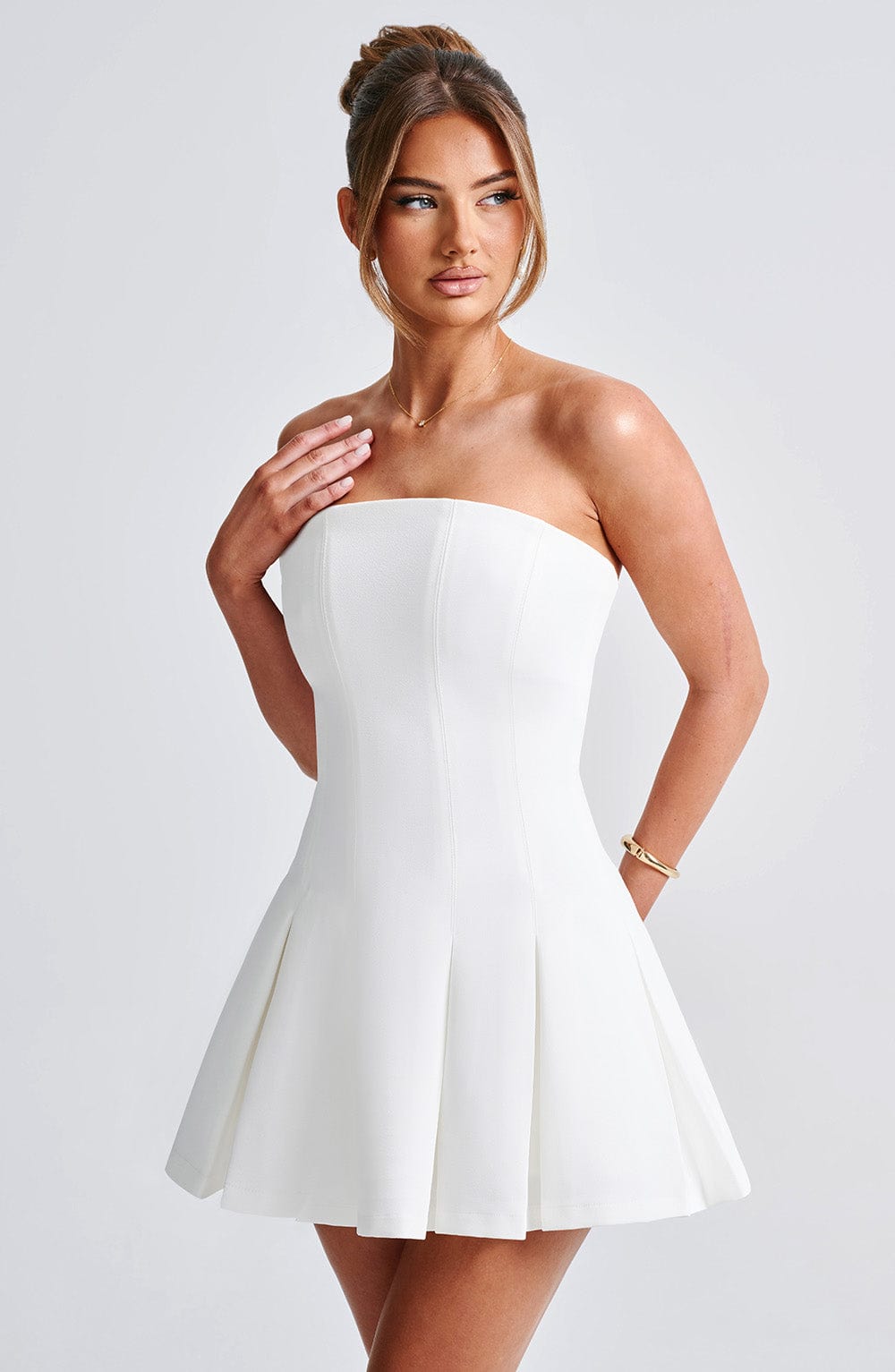 Robe Courte Bustier | Chic & Élégante | Jupe Plissée