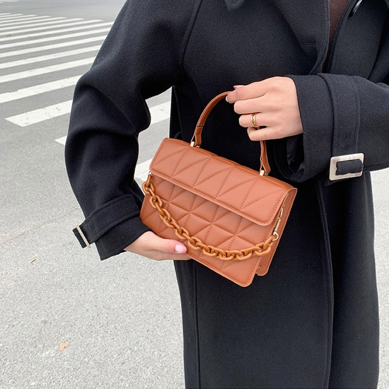 Sac Bandoulière Matelassé | Élégance Minimaliste et Détail Moderne