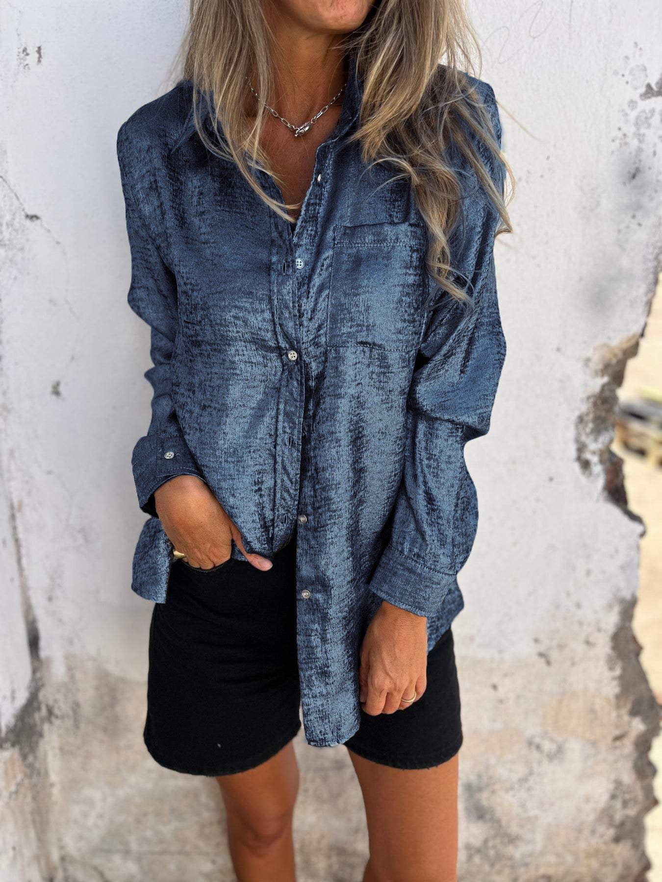 Chemise Métallisée Argentée | Effet Lumière & Touche Audacieuse