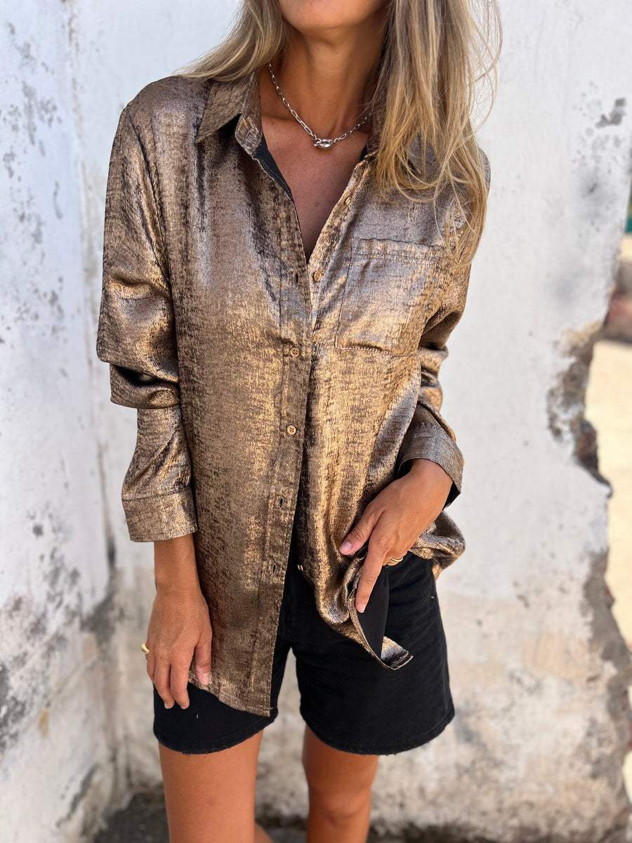 Chemise Métallisée Argentée | Effet Lumière & Touche Audacieuse