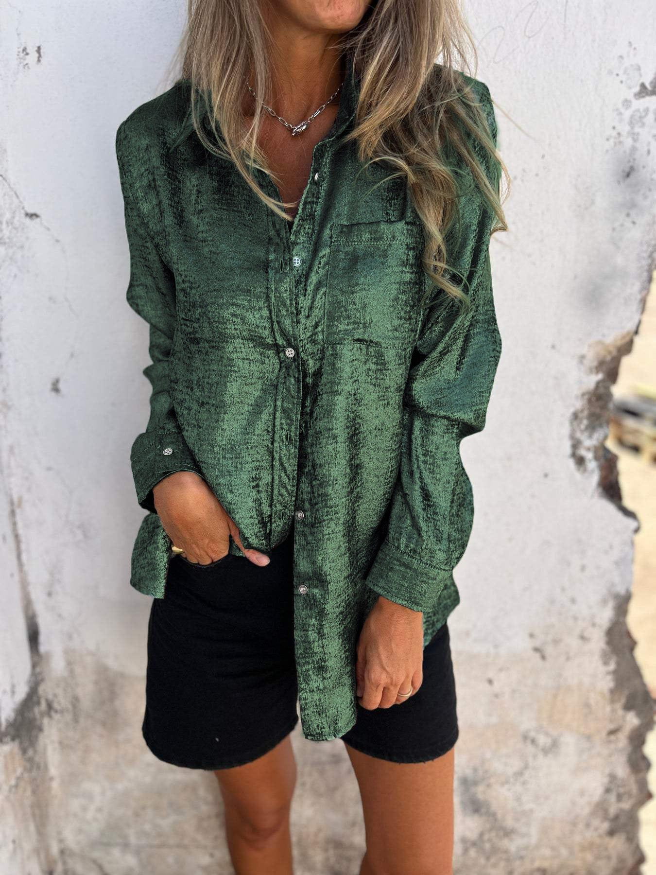 Chemise Métallisée Argentée | Effet Lumière & Touche Audacieuse