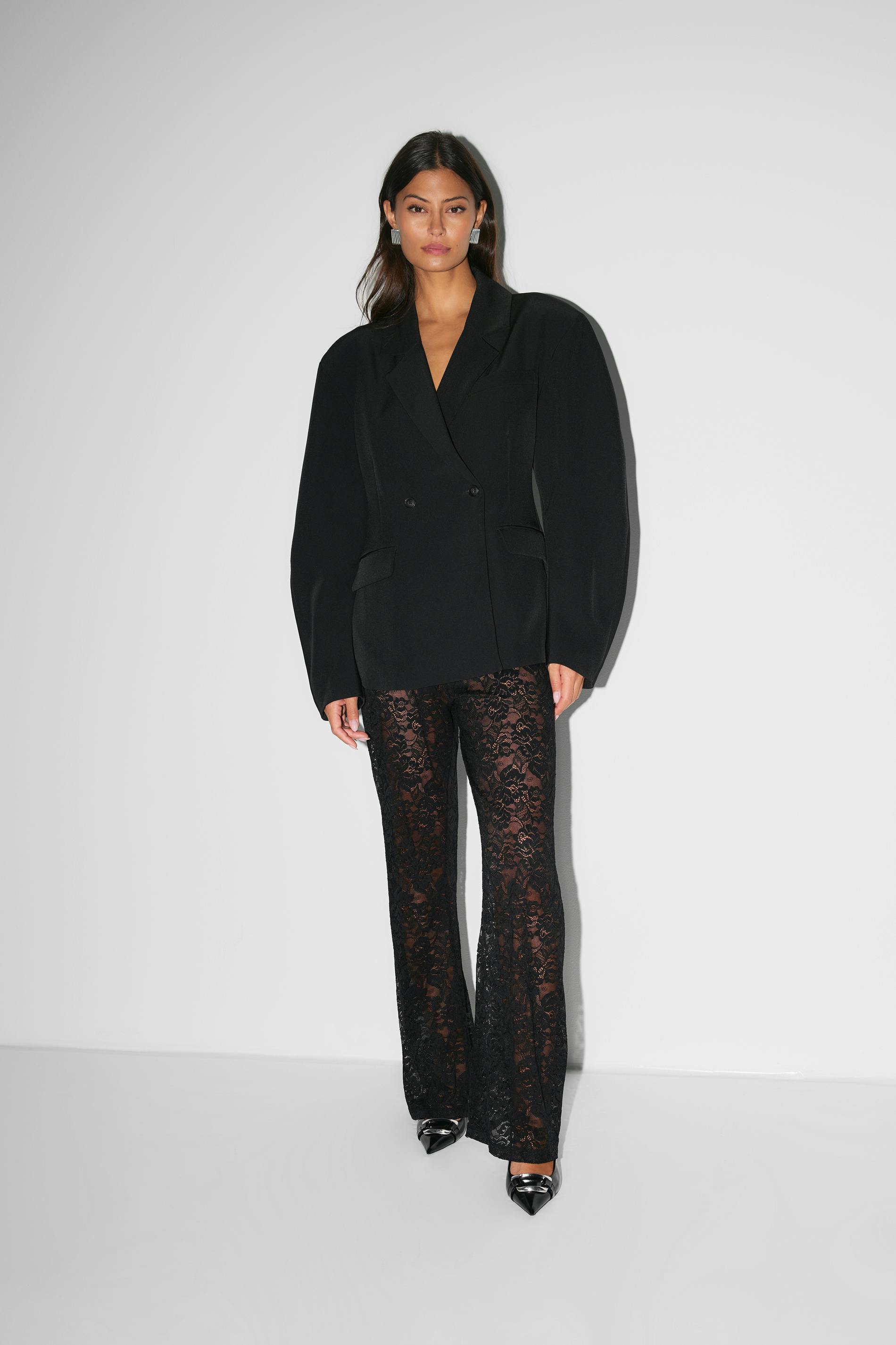 Pantalon en Dentelle Noire | Taille Haute | Coupe Évasée Glamour