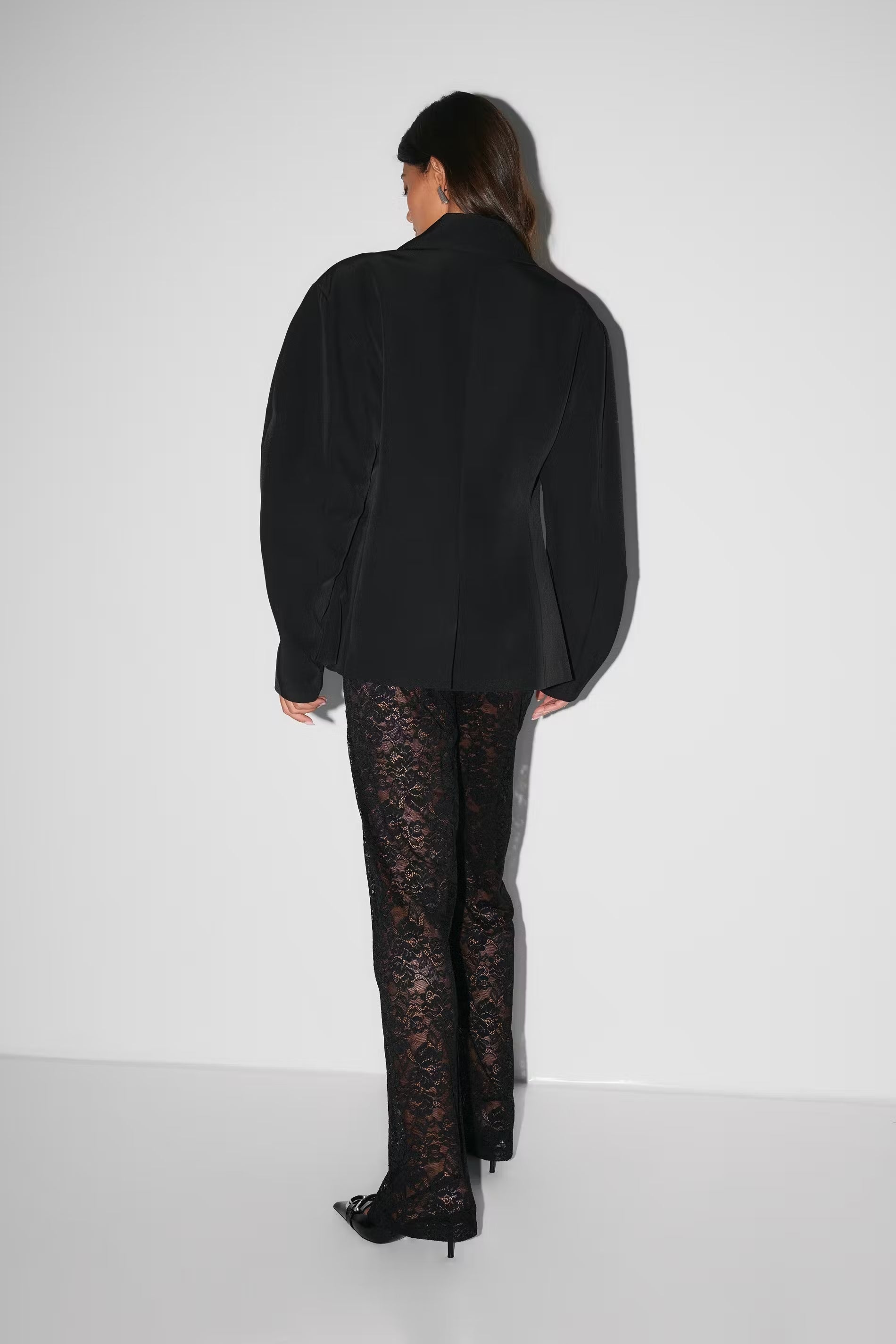 Pantalon en Dentelle Noire | Taille Haute | Coupe Évasée Glamour