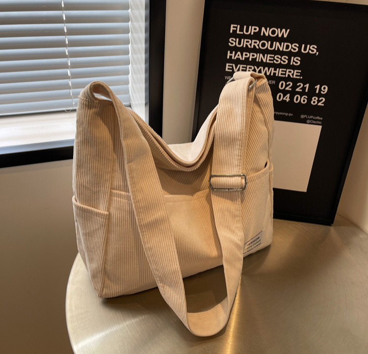 Casual Tendre | Sac Cabas en Velours Côtelé avec Porte-Clé Ourson