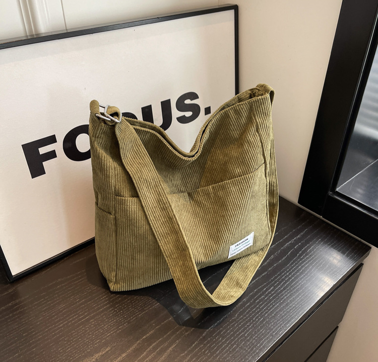 Casual Tendre | Sac Cabas en Velours Côtelé avec Porte-Clé Ourson
