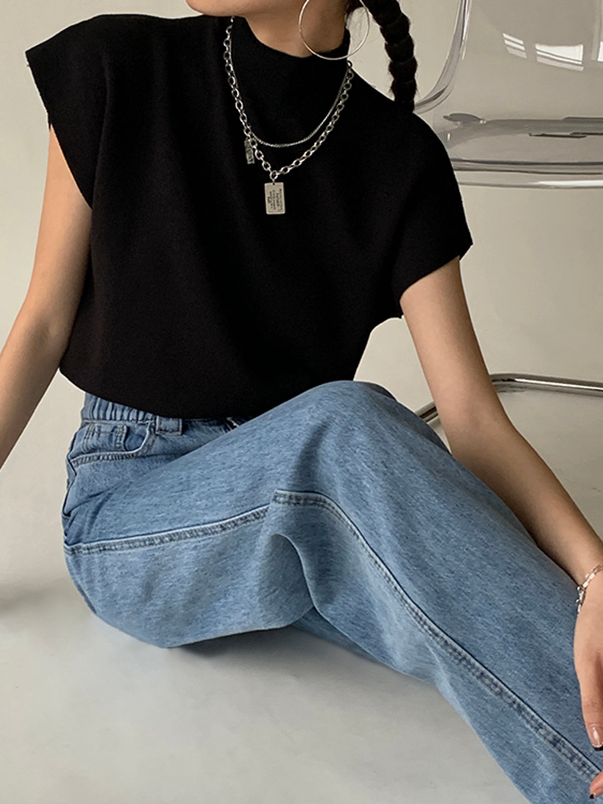 Top Col Montant | Sans Manches | Minimaliste Chic