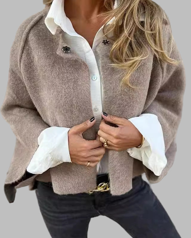 Solène | Manteau Court Élégant pour Femme à Manches Évasées