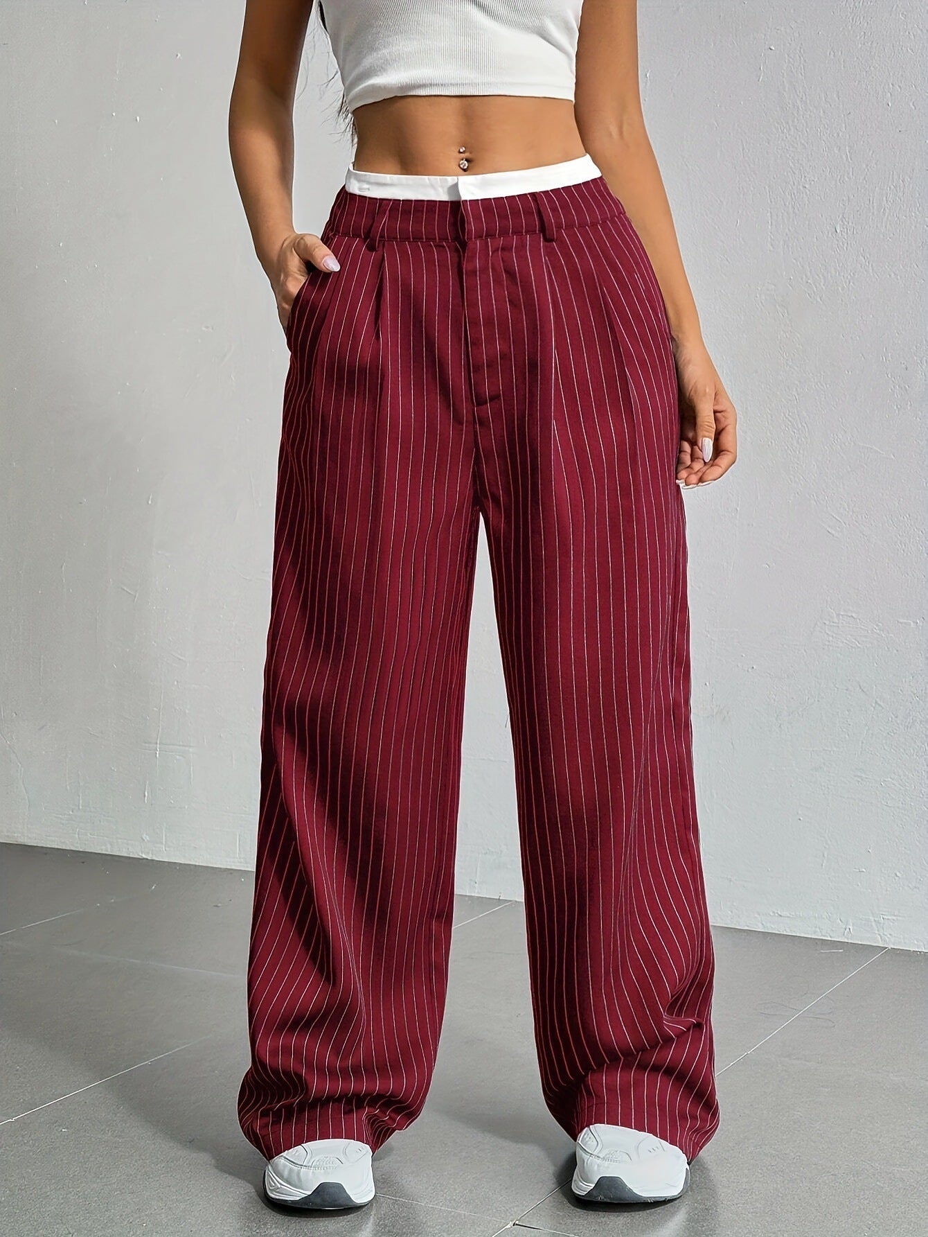 Pantalon Large à Rayures | Allure Décontractée et Élégance Urbaine