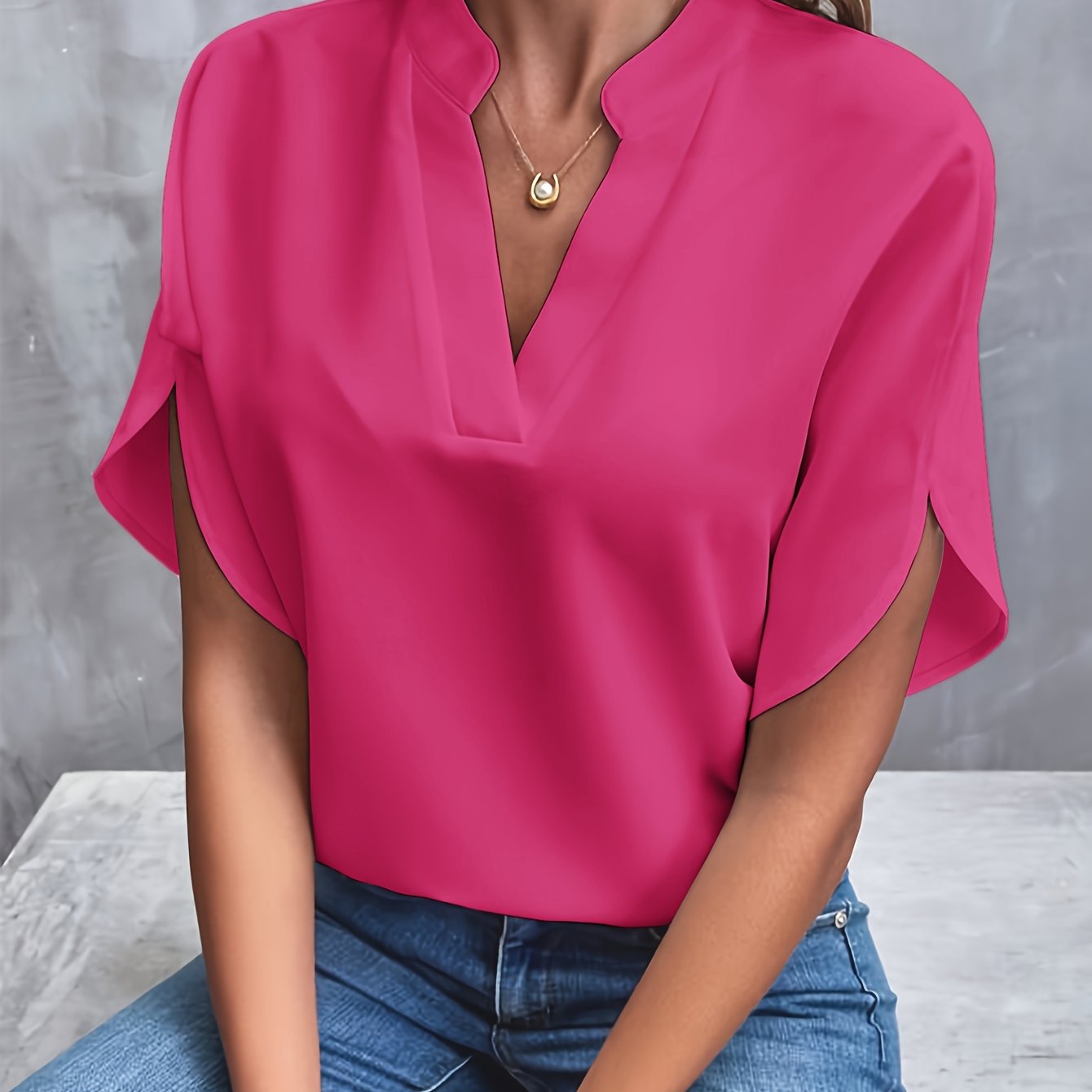 Blouse Blanche à Col en V | Polyester & Coton | Élégance Minimaliste et Confort