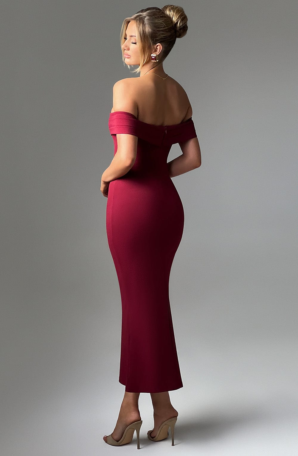 Robe Courte Pailletée | Élégante & Glamour | Manches Longues Transparentes
