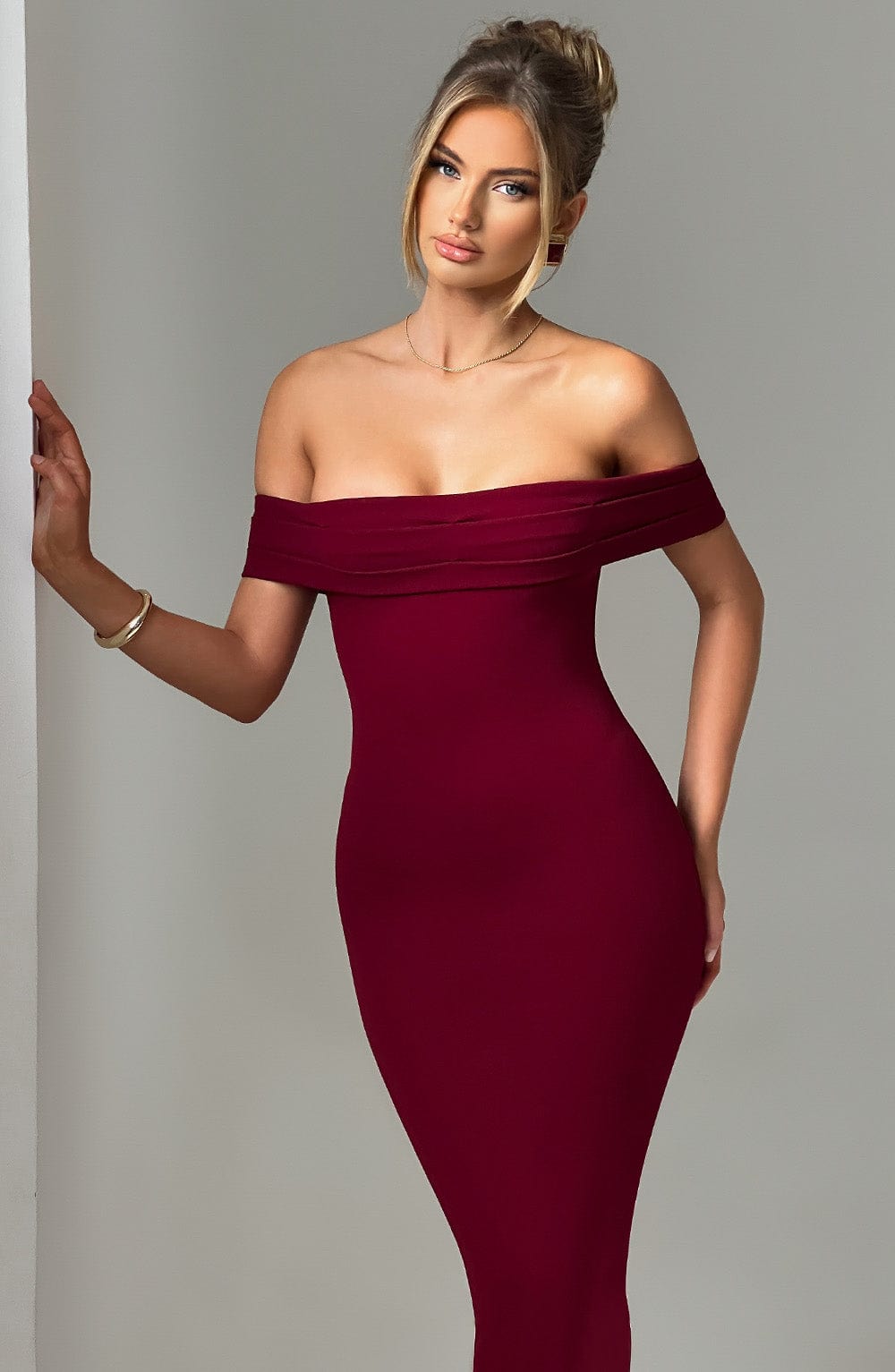 Robe Courte Pailletée | Élégante & Glamour | Manches Longues Transparentes