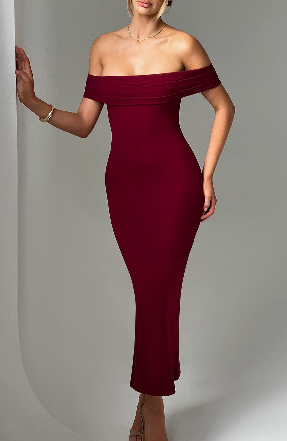 Robe Courte Pailletée | Élégante & Glamour | Manches Longues Transparentes