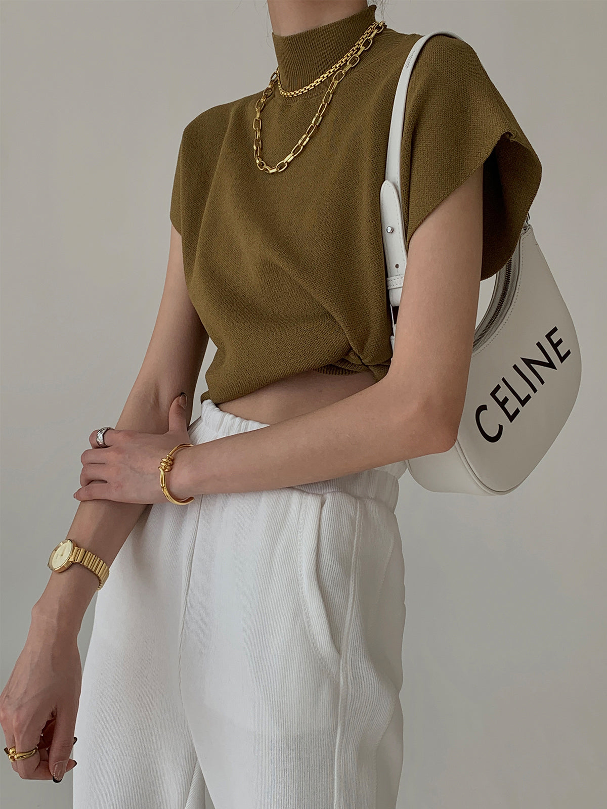 Top Col Montant | Sans Manches | Minimaliste Chic